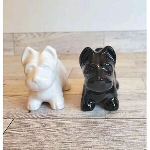 Black & White Pair Scottish Terrier Salt and Pepper Shakers Vintage